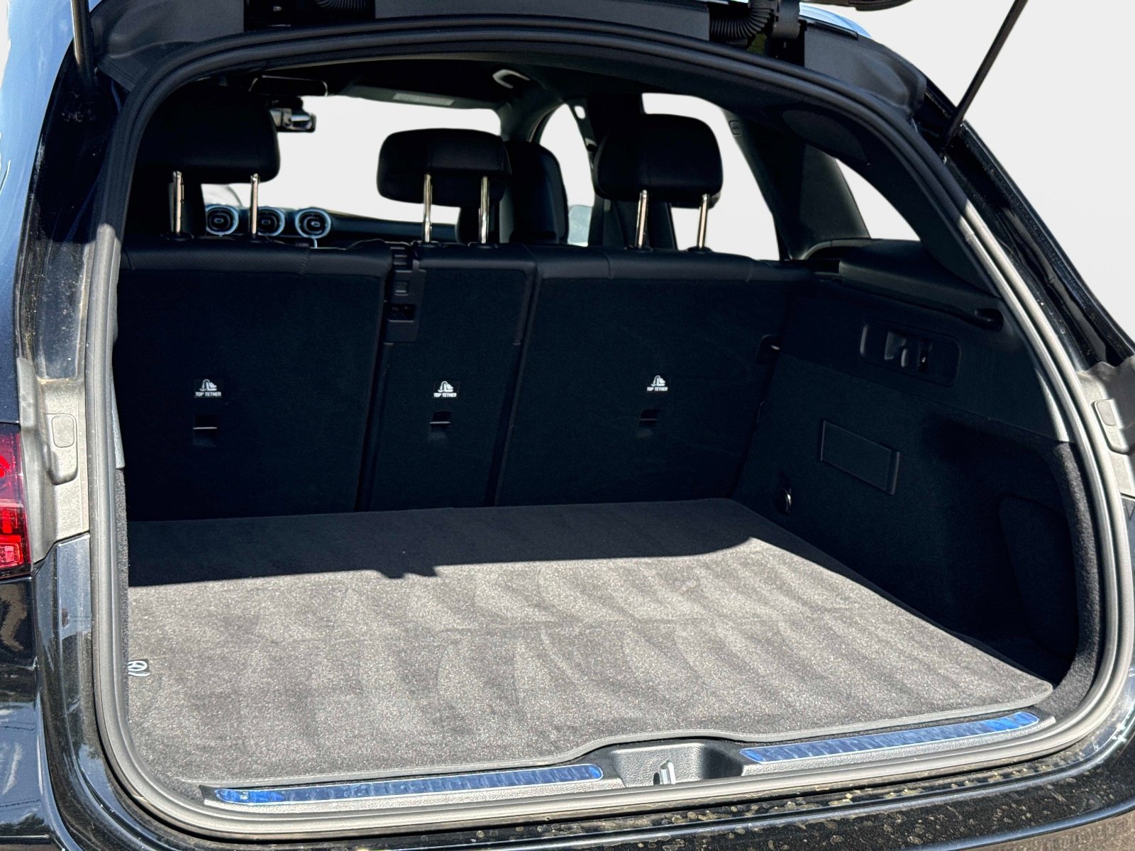 Certified 2025 Mercedes-Benz GLC 300 image 11