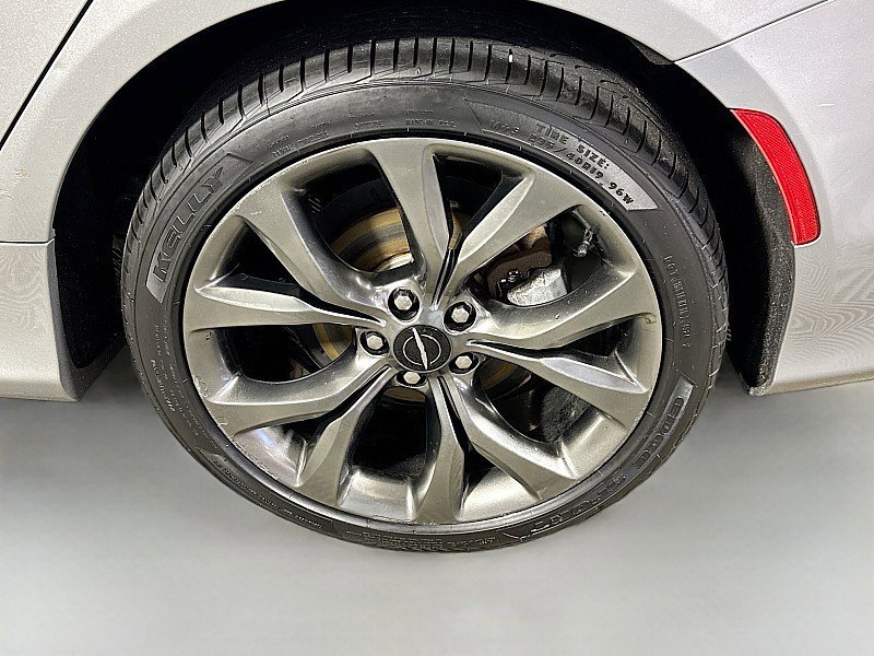 Used 2016 Chrysler 200 S w/ Comfort Group image 31