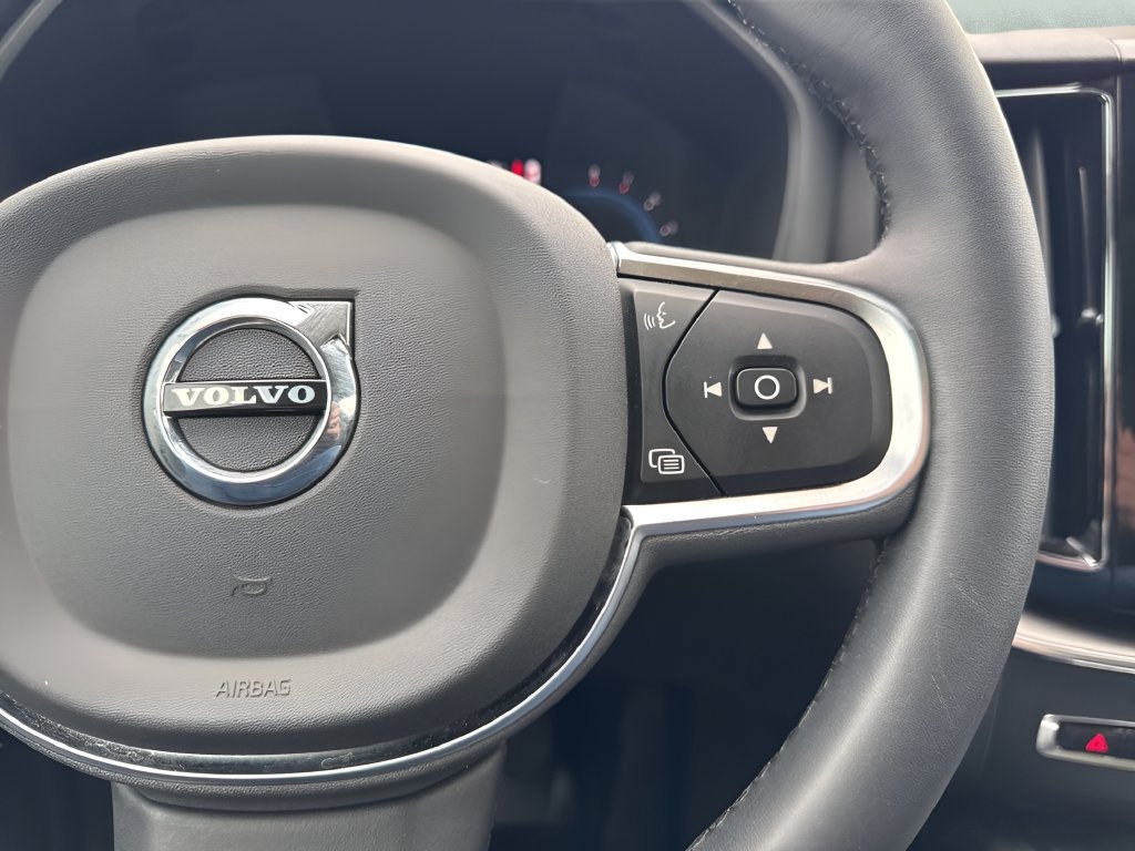 Used 2024 Volvo XC60 B5 Core AWD/4WD image 17
