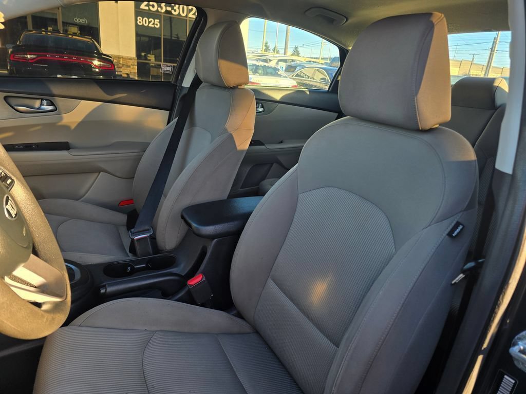 Used 2019 Kia Forte LXS FWD image 23