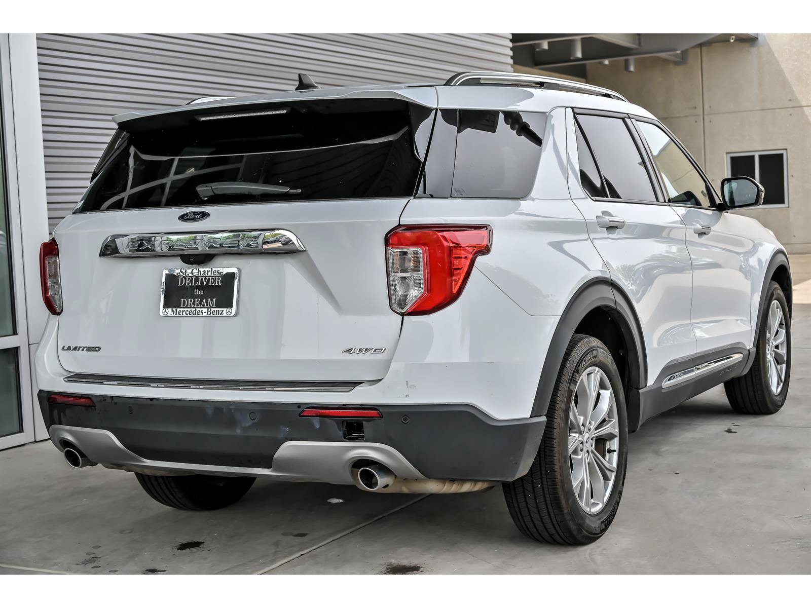 Used 2023 Ford Explorer Limited AWD/4WD image 8