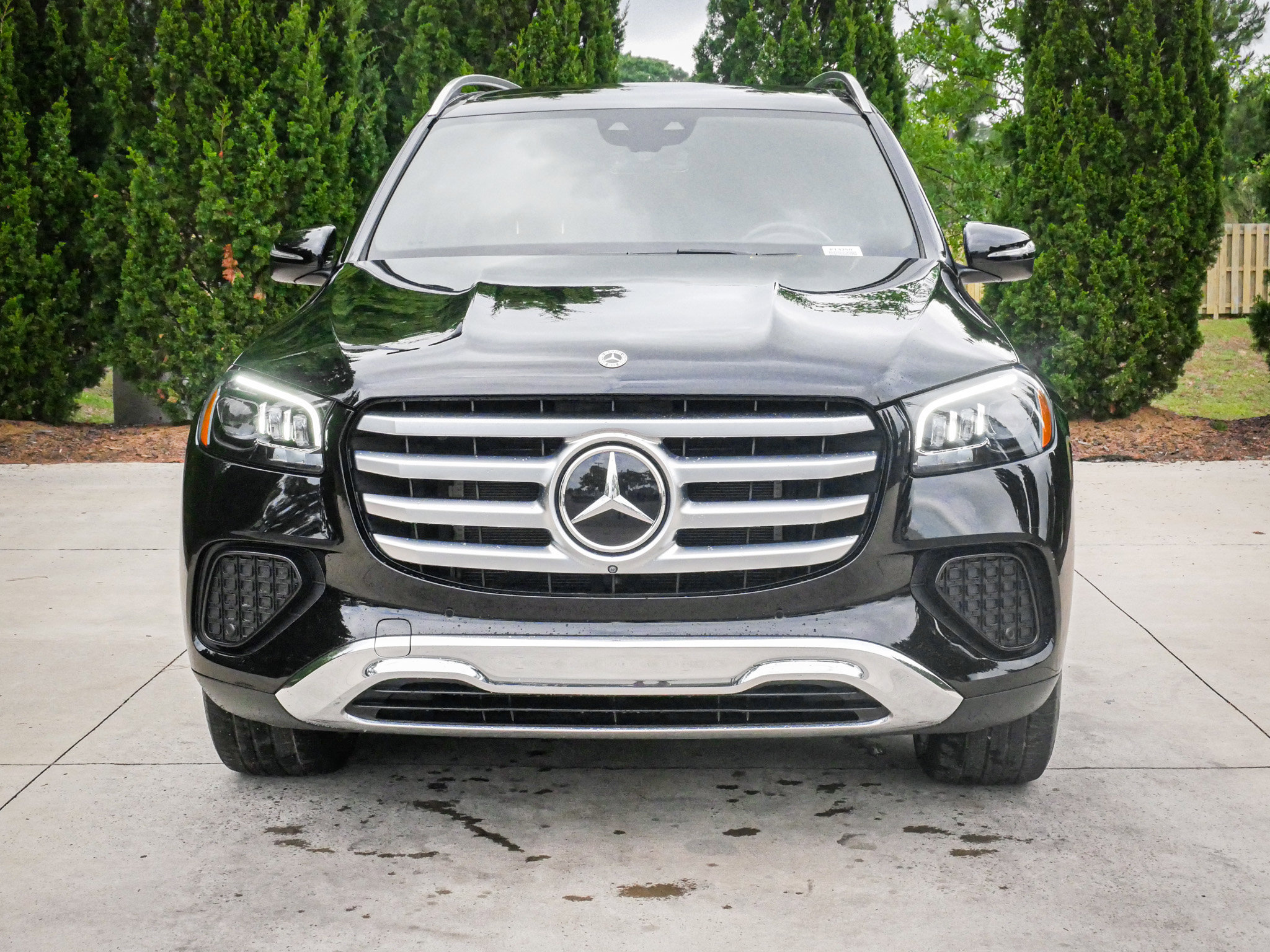 Used 2024 Mercedes-Benz GLS 450 4MATIC image 3