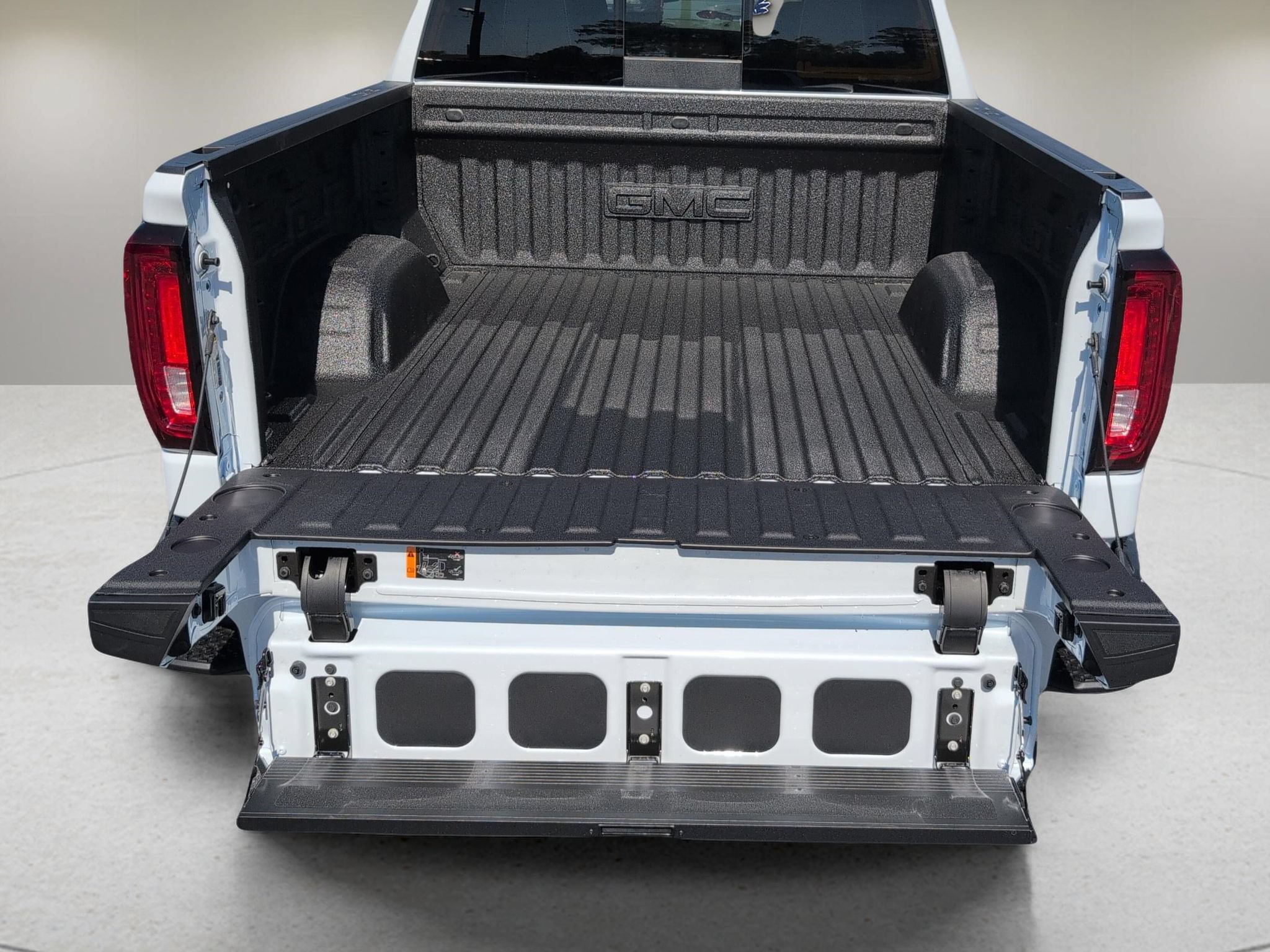 Used 2026 GMC Sierra 1500 Denali w/ Technology Package AWD/4WD image 18