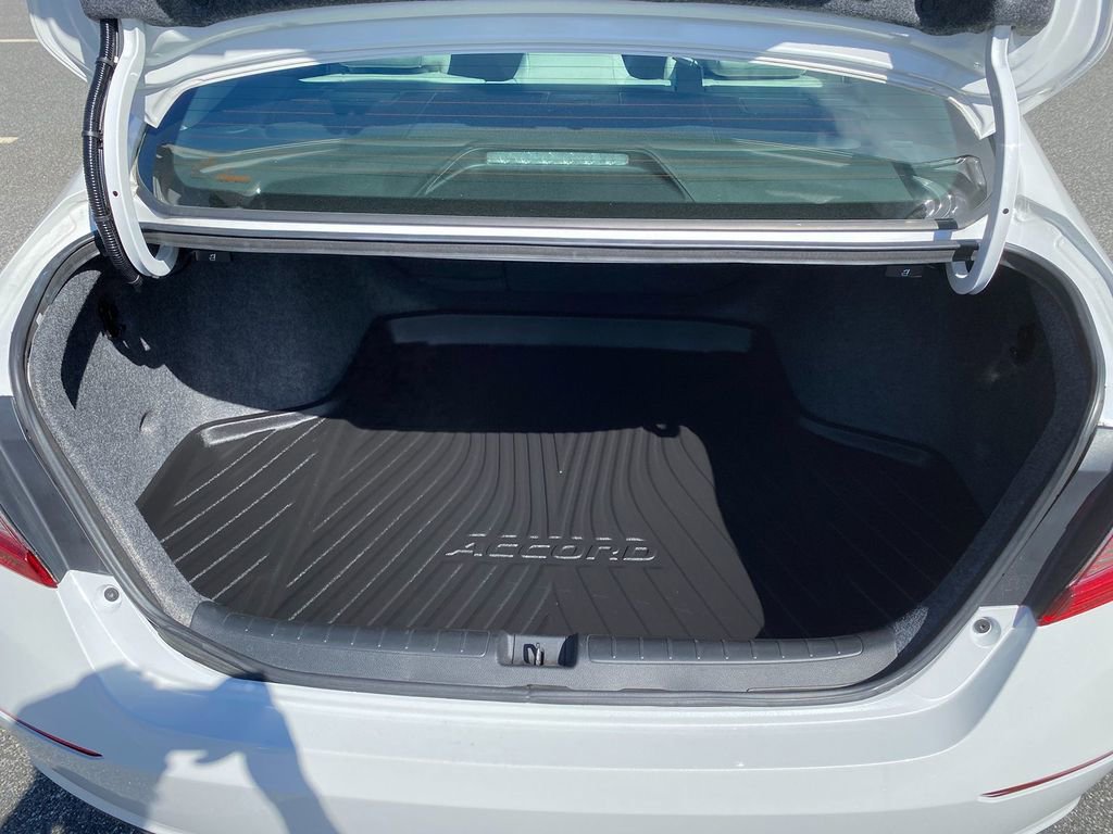 Used 2018 Honda Accord EX image 24