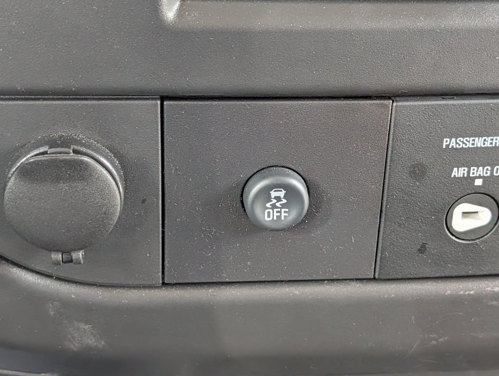 Used 2025 Chevrolet Express 3500 LT w/ LT Preferred Equipment Group RWD image 25