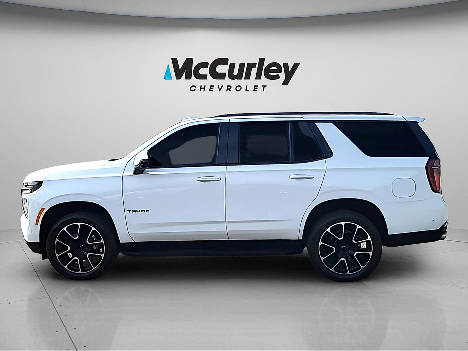 Used 2026 Chevrolet Tahoe RST w/ RST Capability Package AWD/4WD image 4