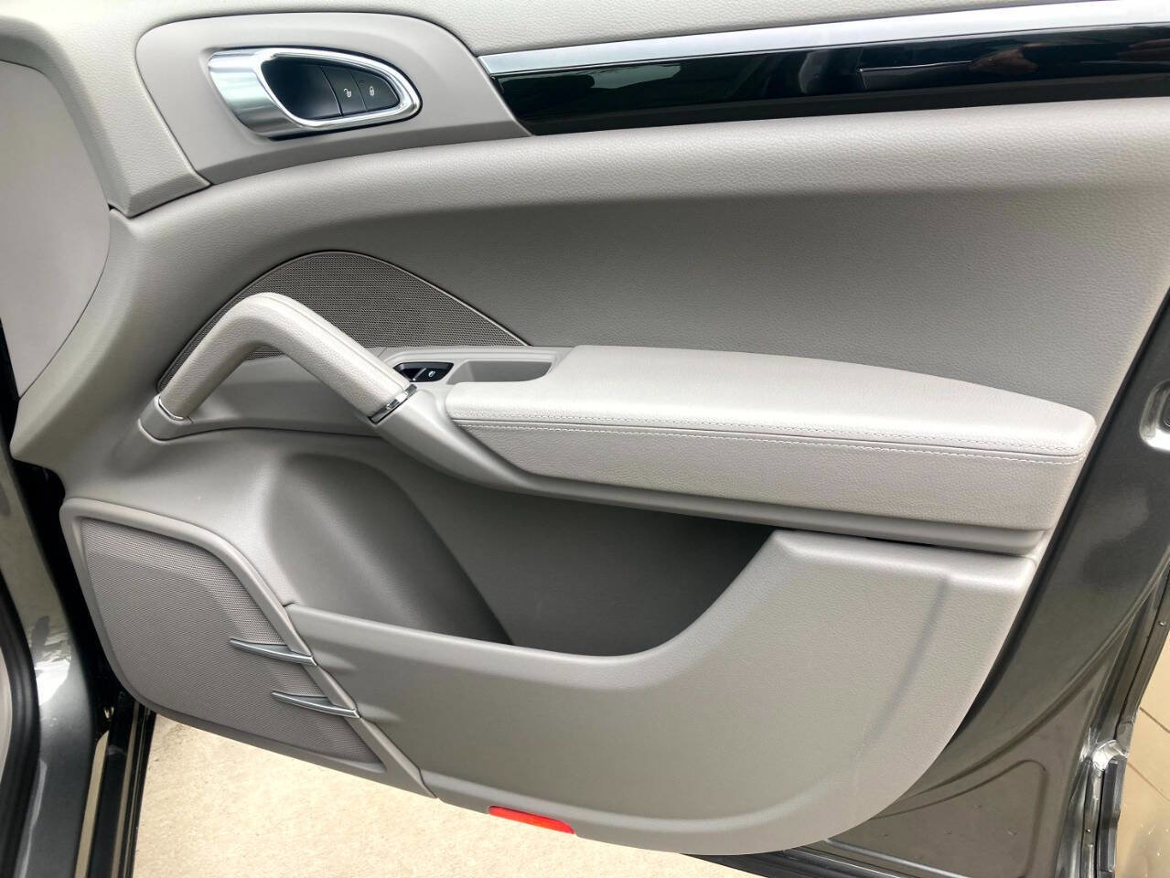 Used 2014 Porsche Cayenne AWD/4WD image 23