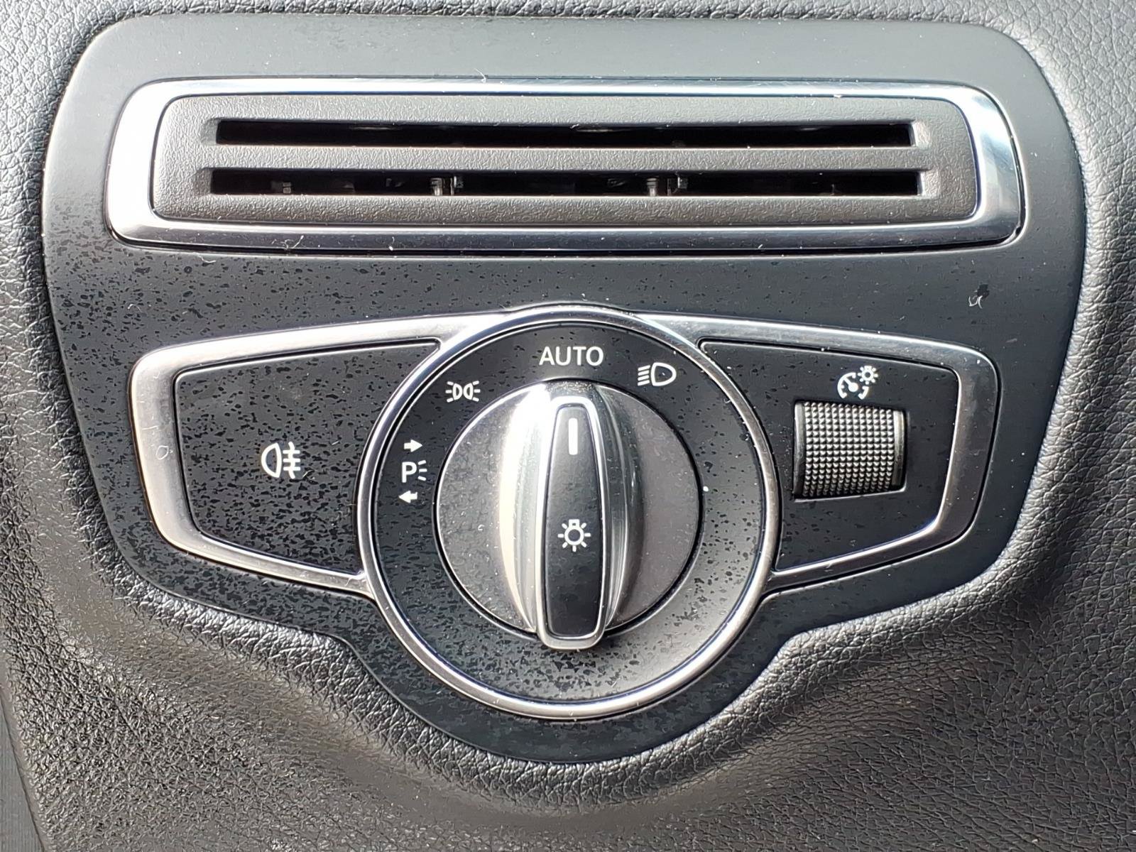 Used 2018 Mercedes-Benz C 300 4MATIC Sedan image 17