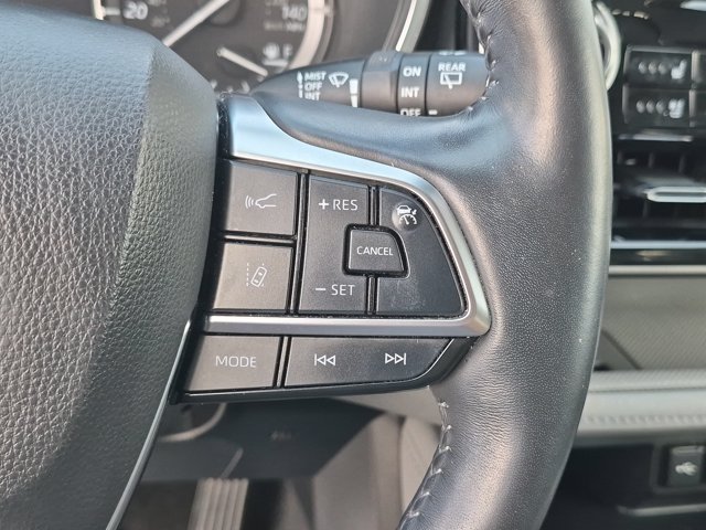 Used 2021 Toyota Highlander Limited AWD/4WD image 26