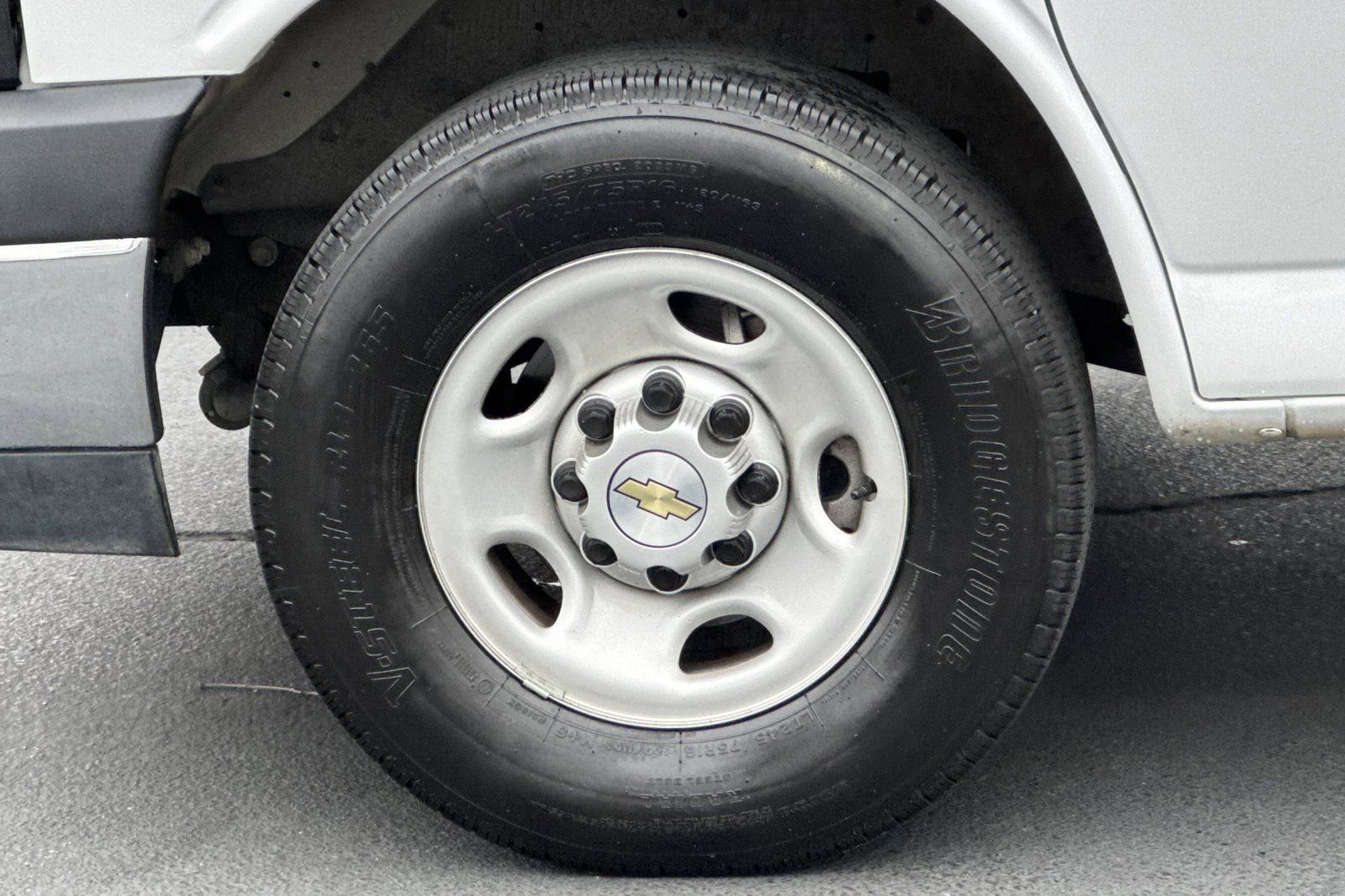 Used 2024 Chevrolet Express 2500 w/ Driver Convenience Package image 28