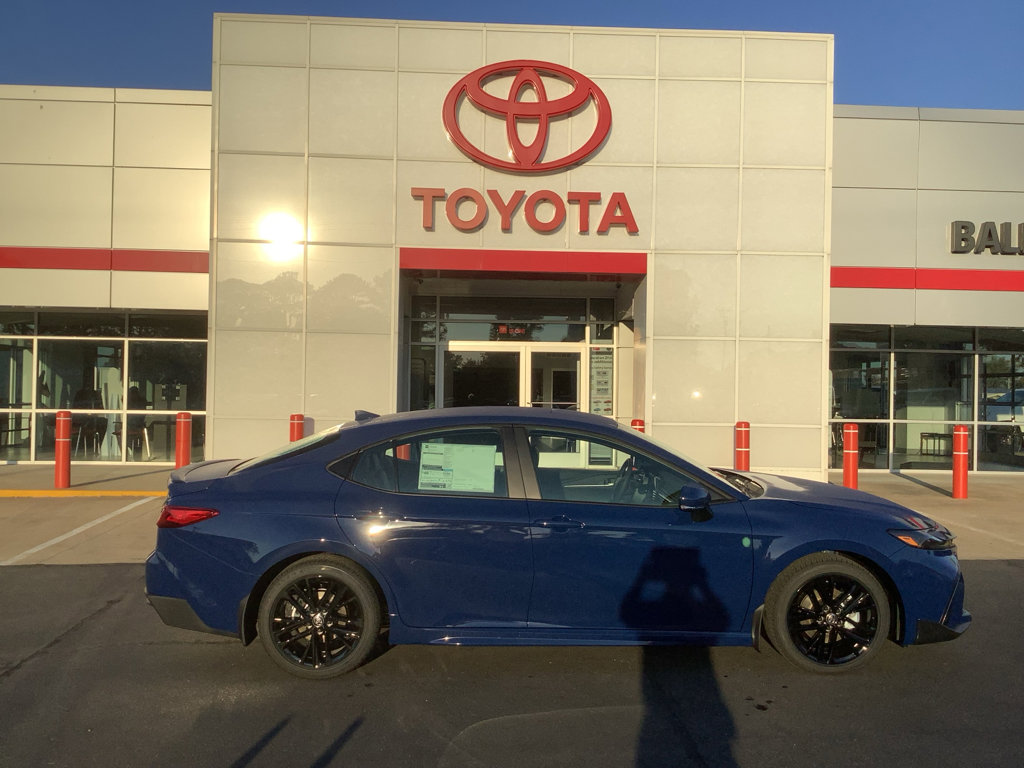 New 2026 Toyota Camry SE image 8