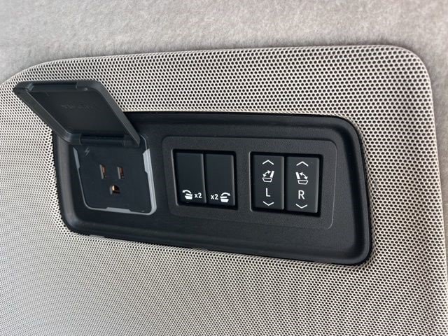 Certified 2023 Cadillac Escalade ESV Premium Luxury Platinum RWD image 10