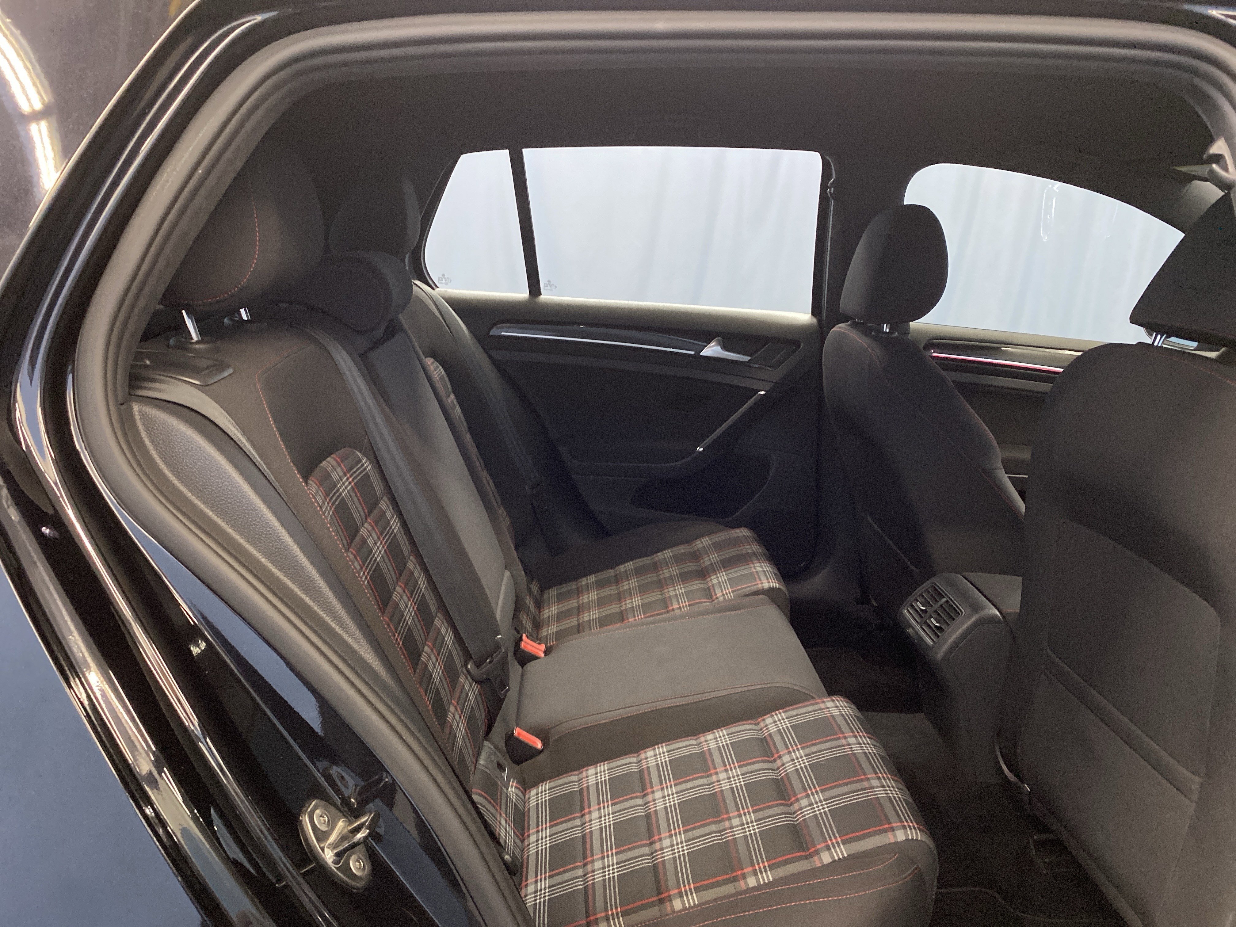 Used 2015 Volkswagen GTI S image 33