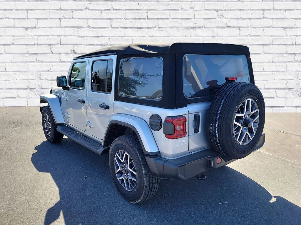 Used 2024 Jeep Wrangler Sahara image 3
