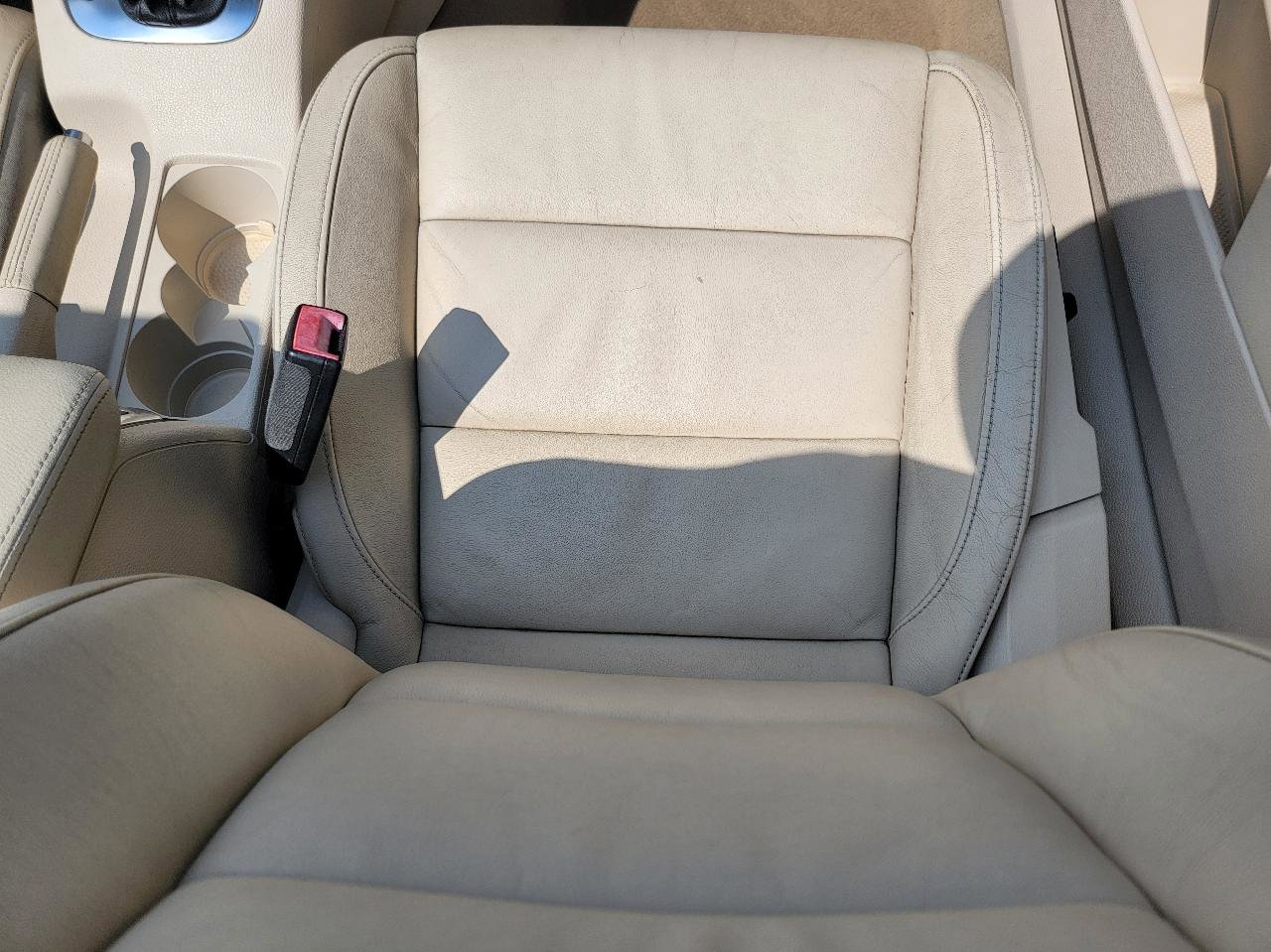 Used 2012 Volkswagen Eos Lux FWD image 34