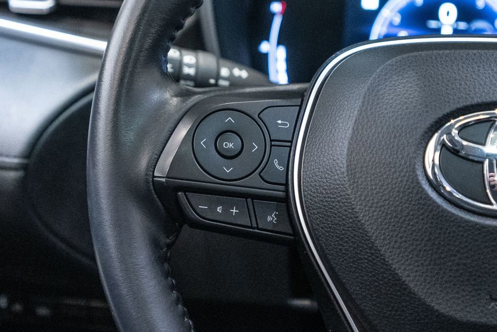 Used 2023 Toyota Corolla Cross XLE w/ Convenience Package image 27