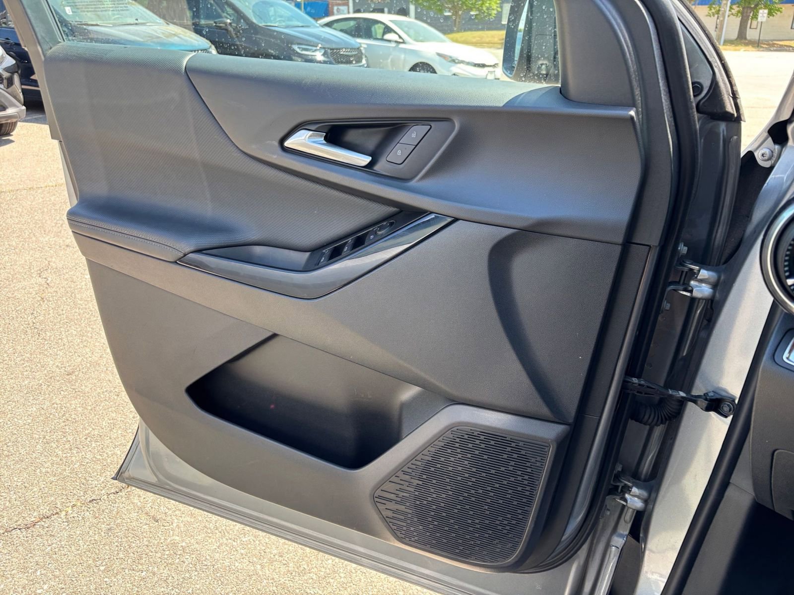 Used 2025 Chevrolet Equinox LT FWD image 18