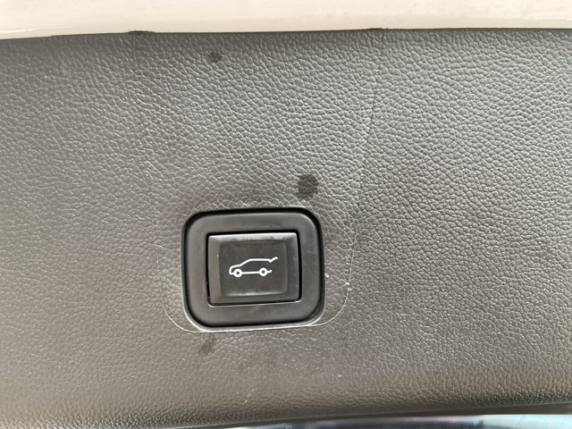 Used 2021 Chevrolet Traverse LT FWD image 52