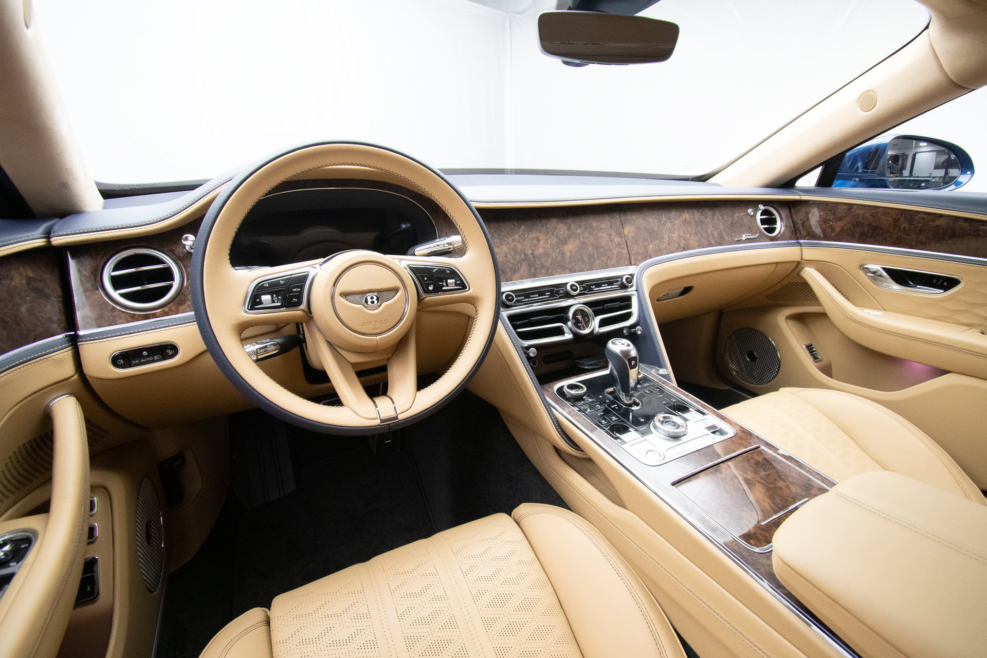 New 2026 Bentley Flying Spur Plug-In Hybrid AWD/4WD image 32