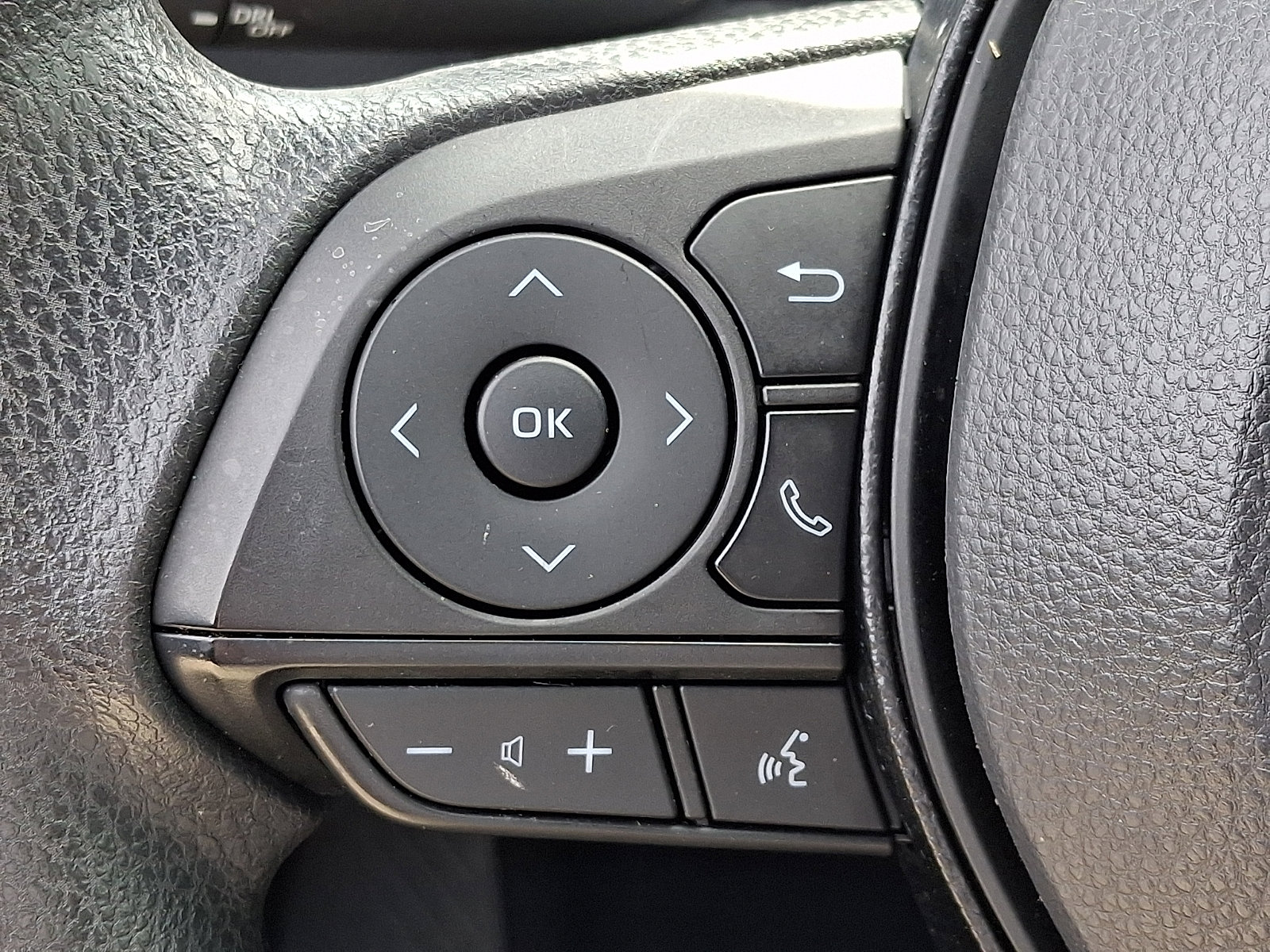 Used 2021 Toyota Corolla LE w/ LE Convenience Package FWD image 21