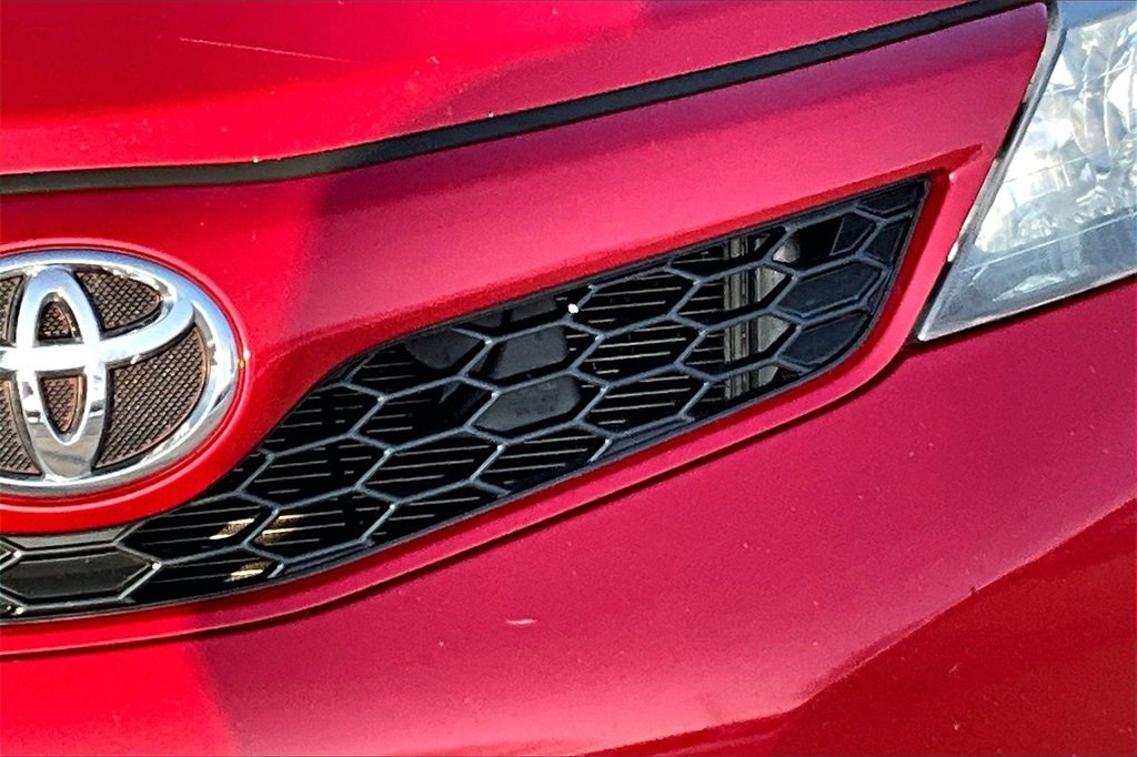 Used 2013 Toyota Camry SE image 11