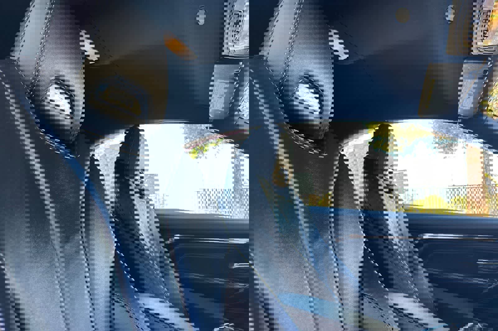 Used 2017 BMW M4 Convertible image 19