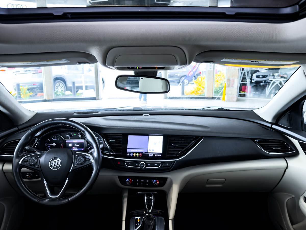 Used 2019 Buick Regal Essence w/ Driver Confidence Package I image 33