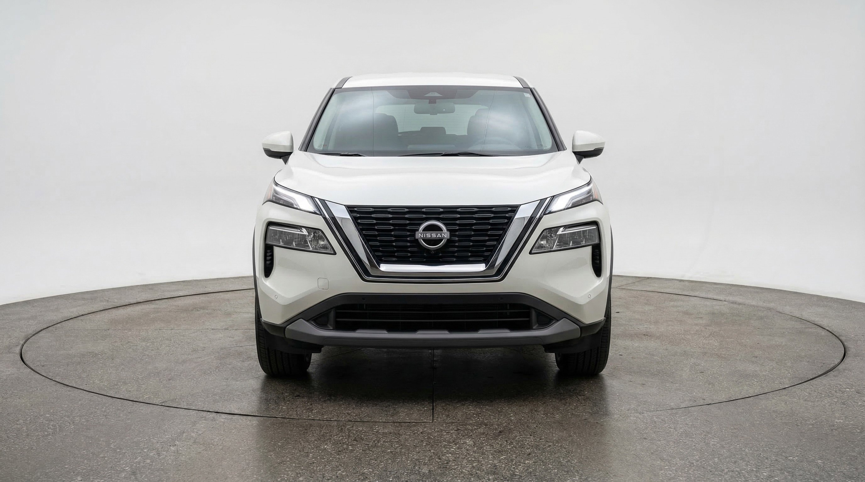 Used 2023 Nissan Rogue SL w/ SL Premium Package image 2