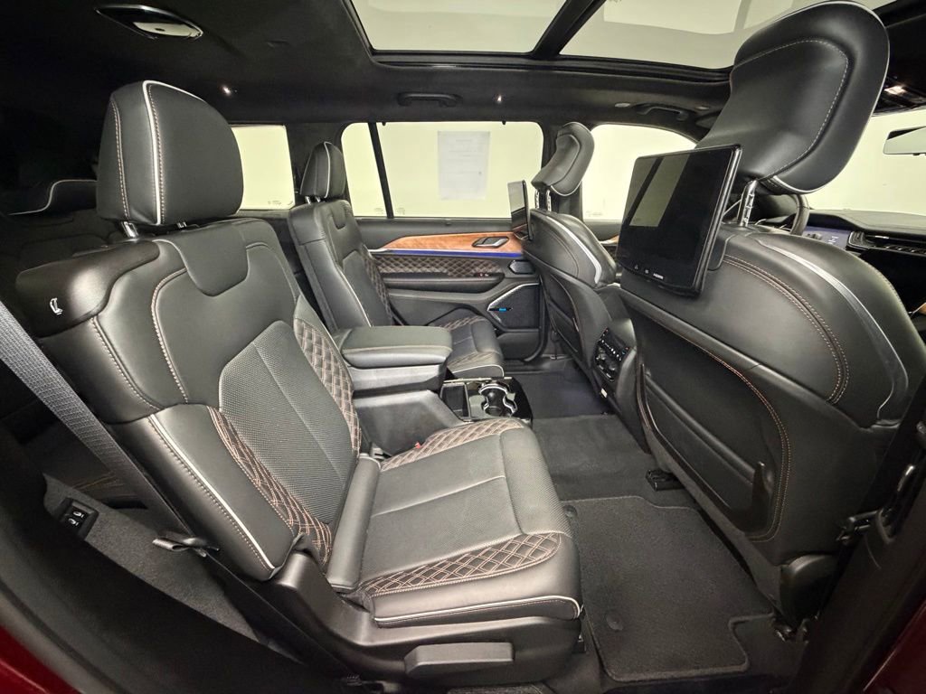 Used 2024 Jeep Grand Cherokee L Summit AWD/4WD image 11