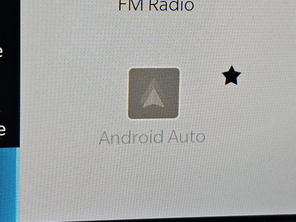 Used 2023 Chrysler Voyager LX image 13