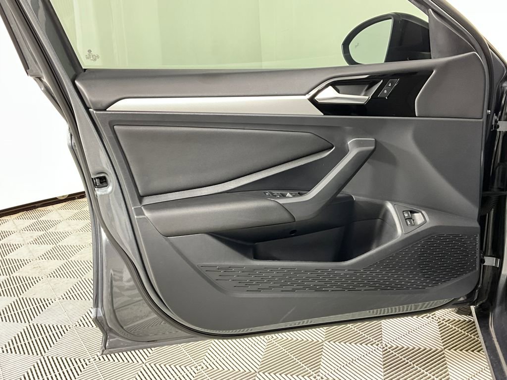 Used 2021 Volkswagen Jetta R-Line image 18