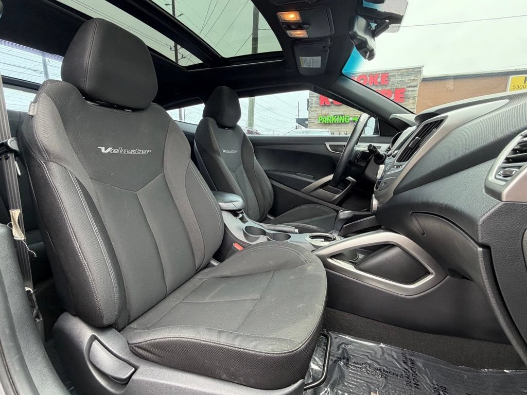 Used 2017 Hyundai Veloster Value Edition FWD image 27