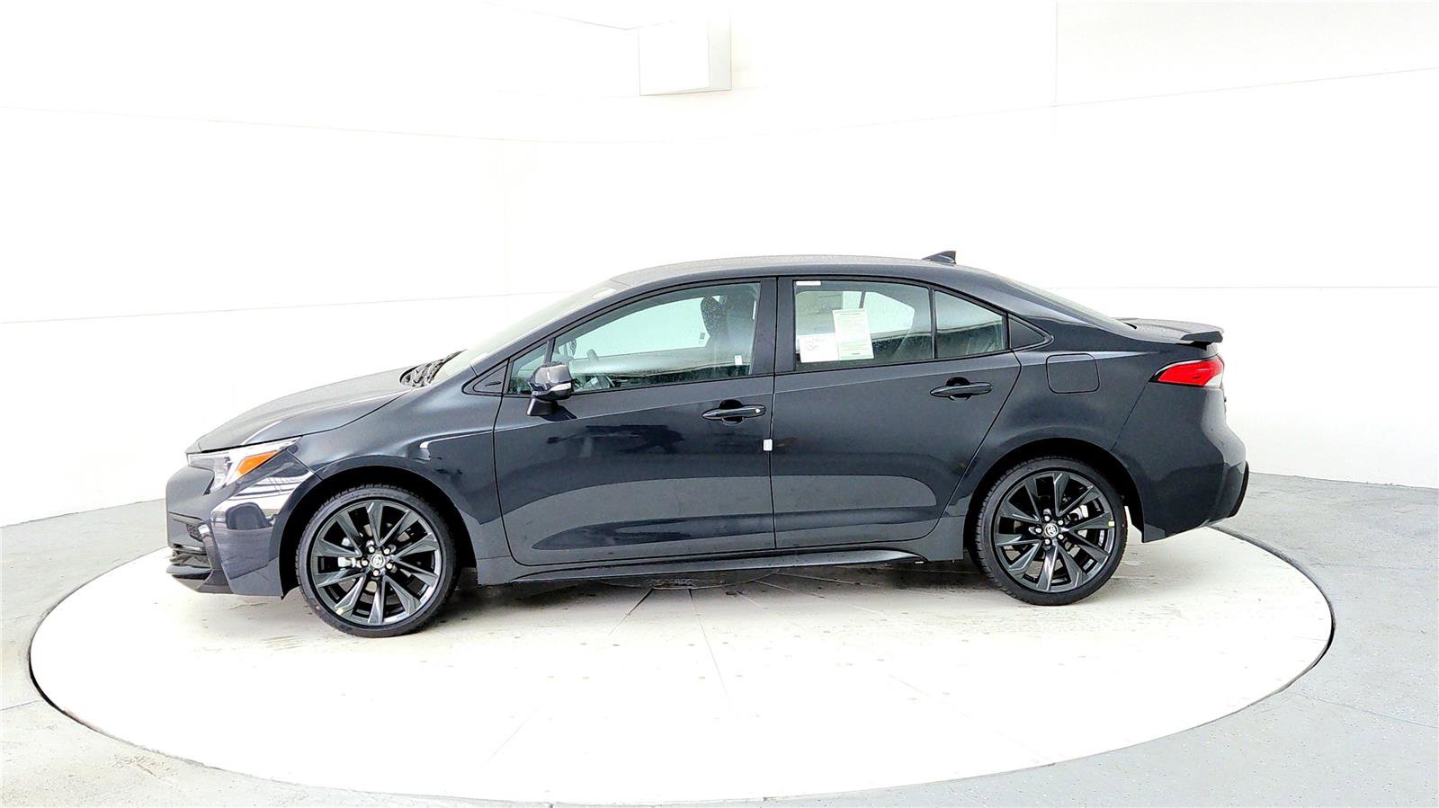 New 2026 Toyota Corolla SE FWD image 3