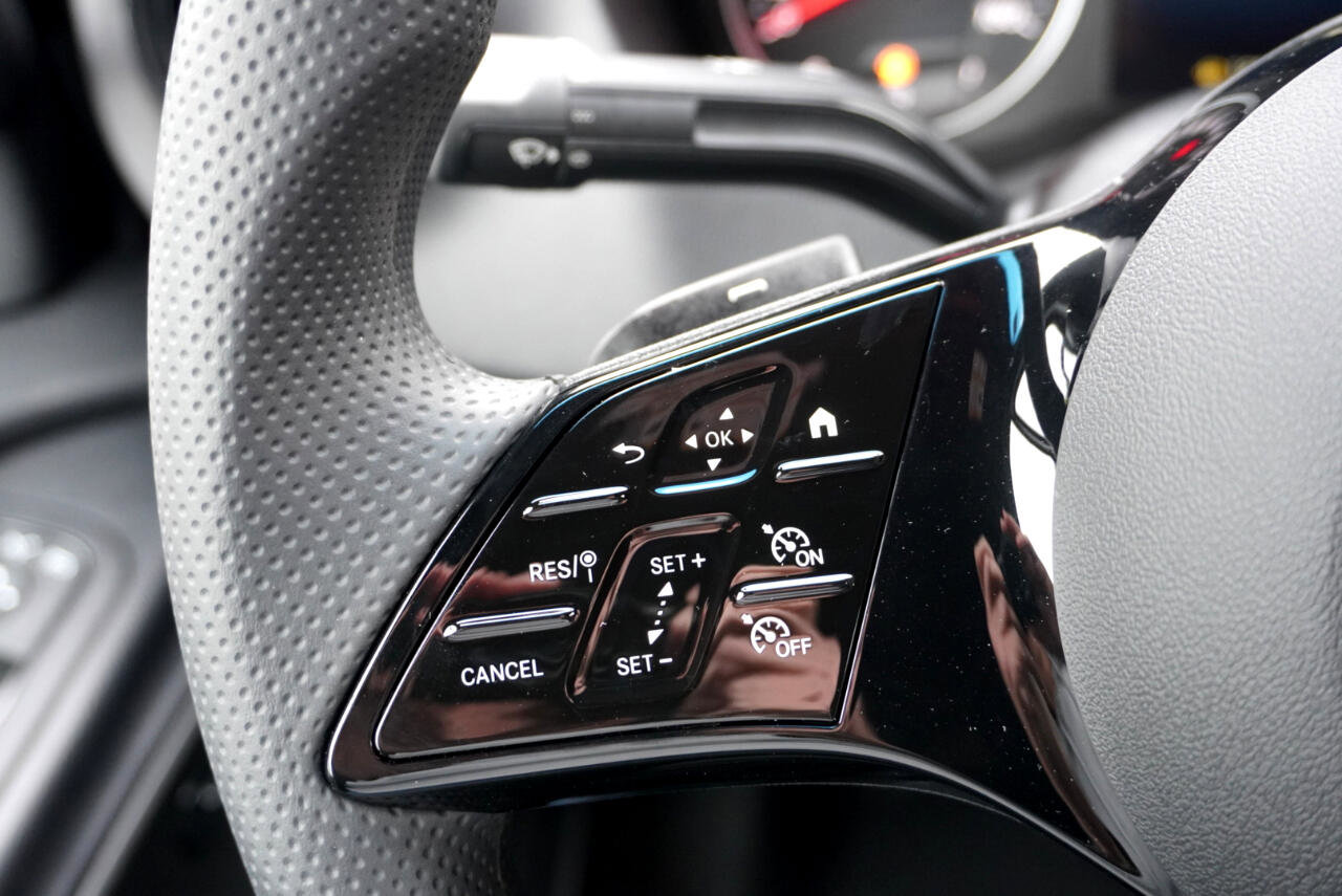 Used 2025 Mercedes-Benz Sprinter 2500 image 10