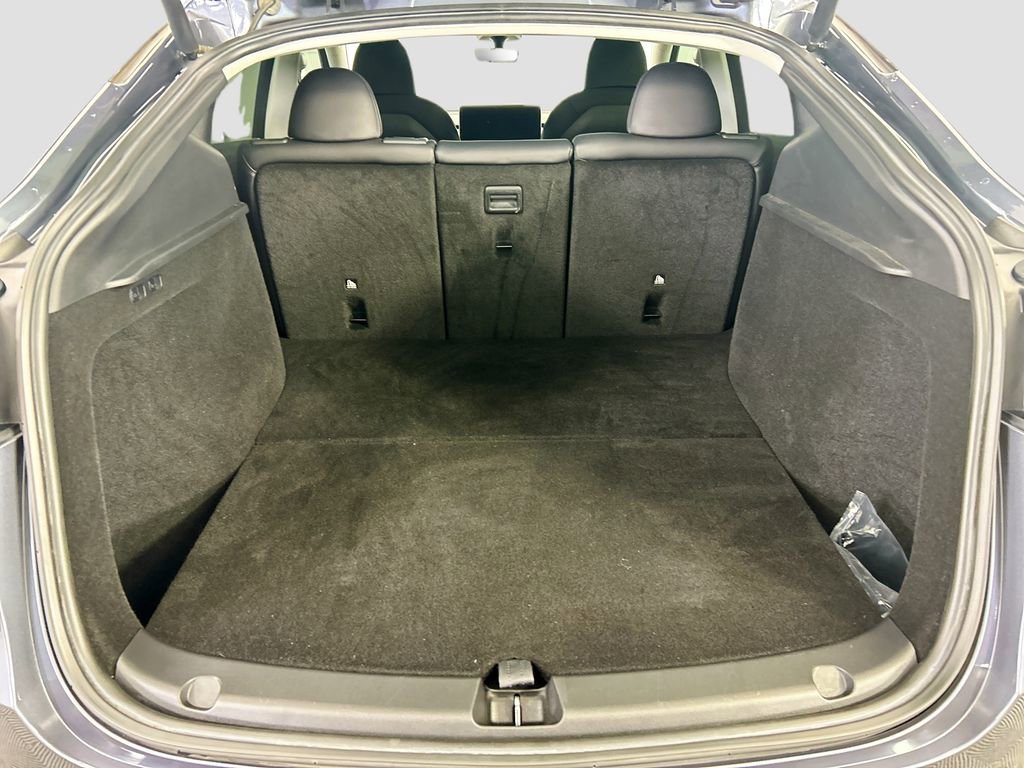 Used 2022 Tesla Model Y Long Range image 27