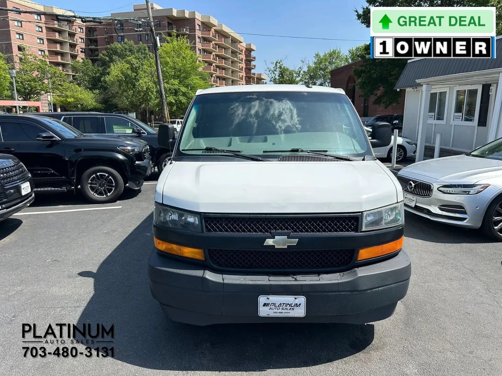 Used 2018 Chevrolet Express 2500 RWD image 4