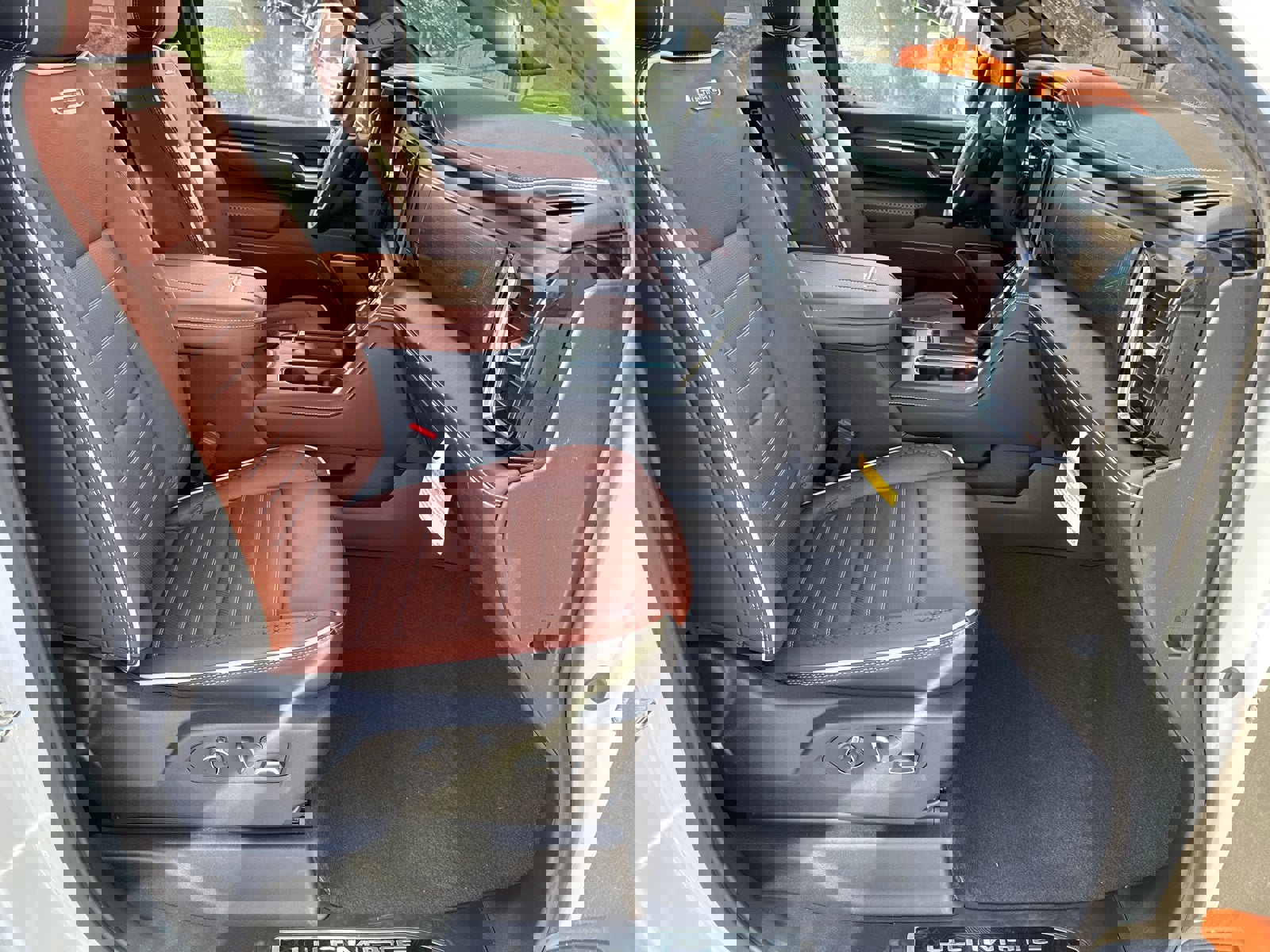 New 2026 GMC Sierra 3500 Denali Ultimate w/ LPO, Black Badging Package image 16