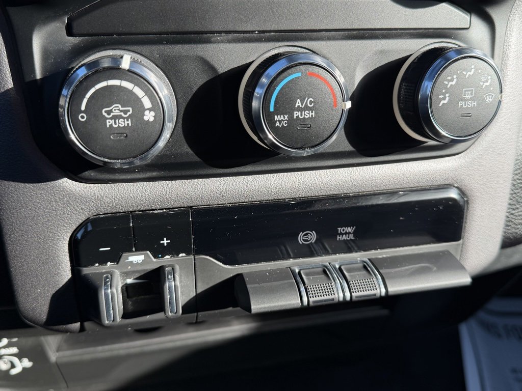 Used 2024 RAM 2500 Big Horn image 24