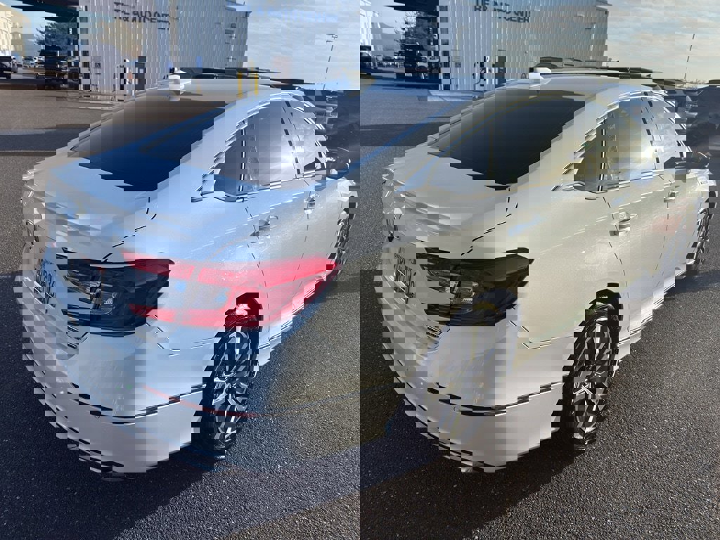 Used 2019 Honda Accord Touring image 4