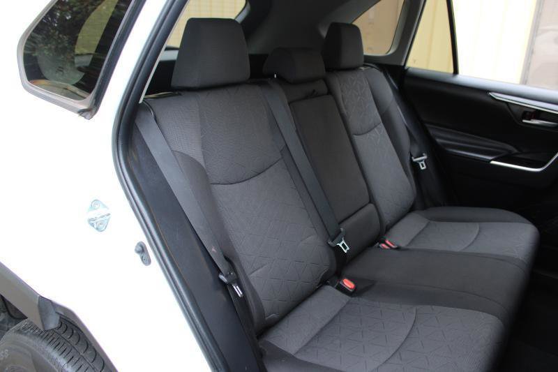 Used 2020 Toyota RAV4 XLE AWD/4WD image 13