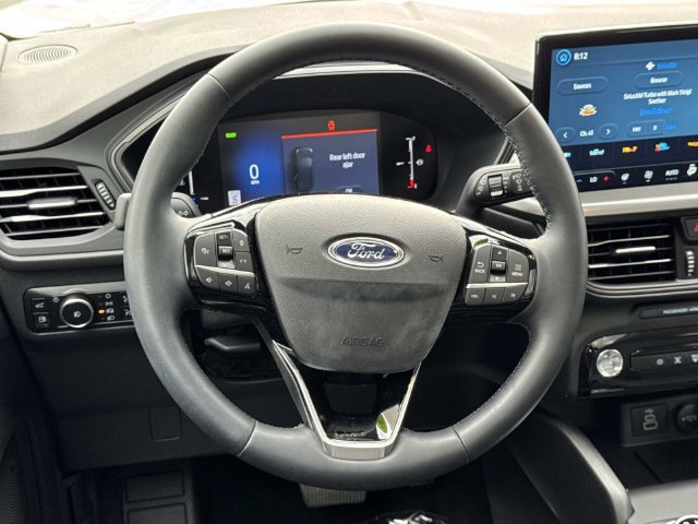 New 2025 Ford Escape SE w/ Class II Trailer Tow Package FWD image 7