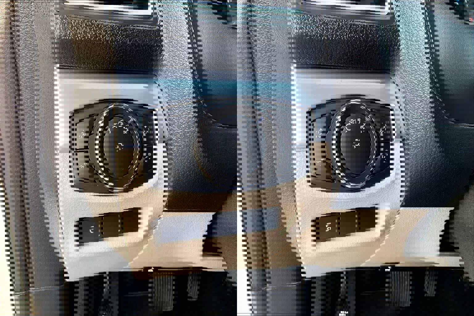 Used 2018 Ford Explorer Limited w/ Equipment Group 301A image 33