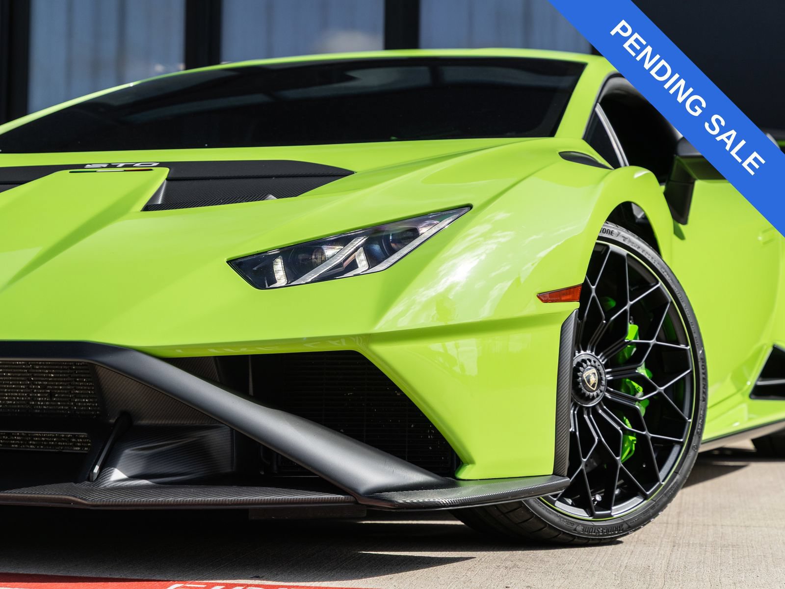 Used 2023 Lamborghini Huracan STO RWD image 32