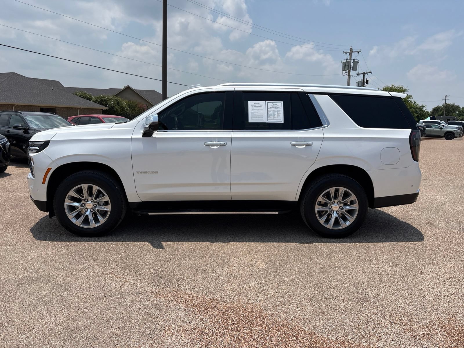 Used 2025 Chevrolet Tahoe Premier AWD/4WD image 2