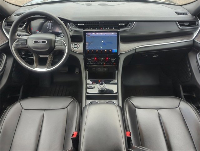 Used 2024 Jeep Grand Cherokee Limited image 23