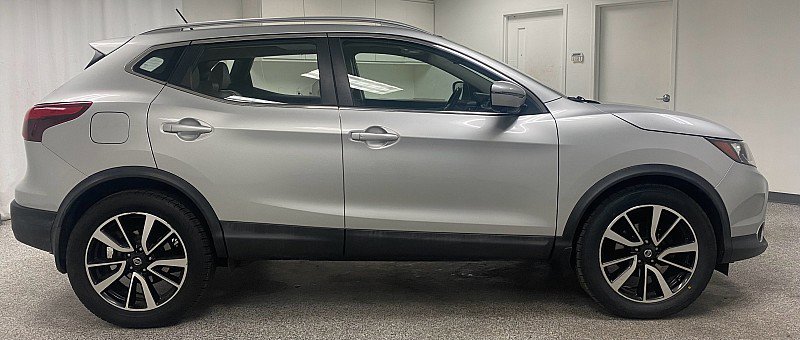 Used 2018 Nissan Rogue Sport SL w/ SL Premium Package image 4