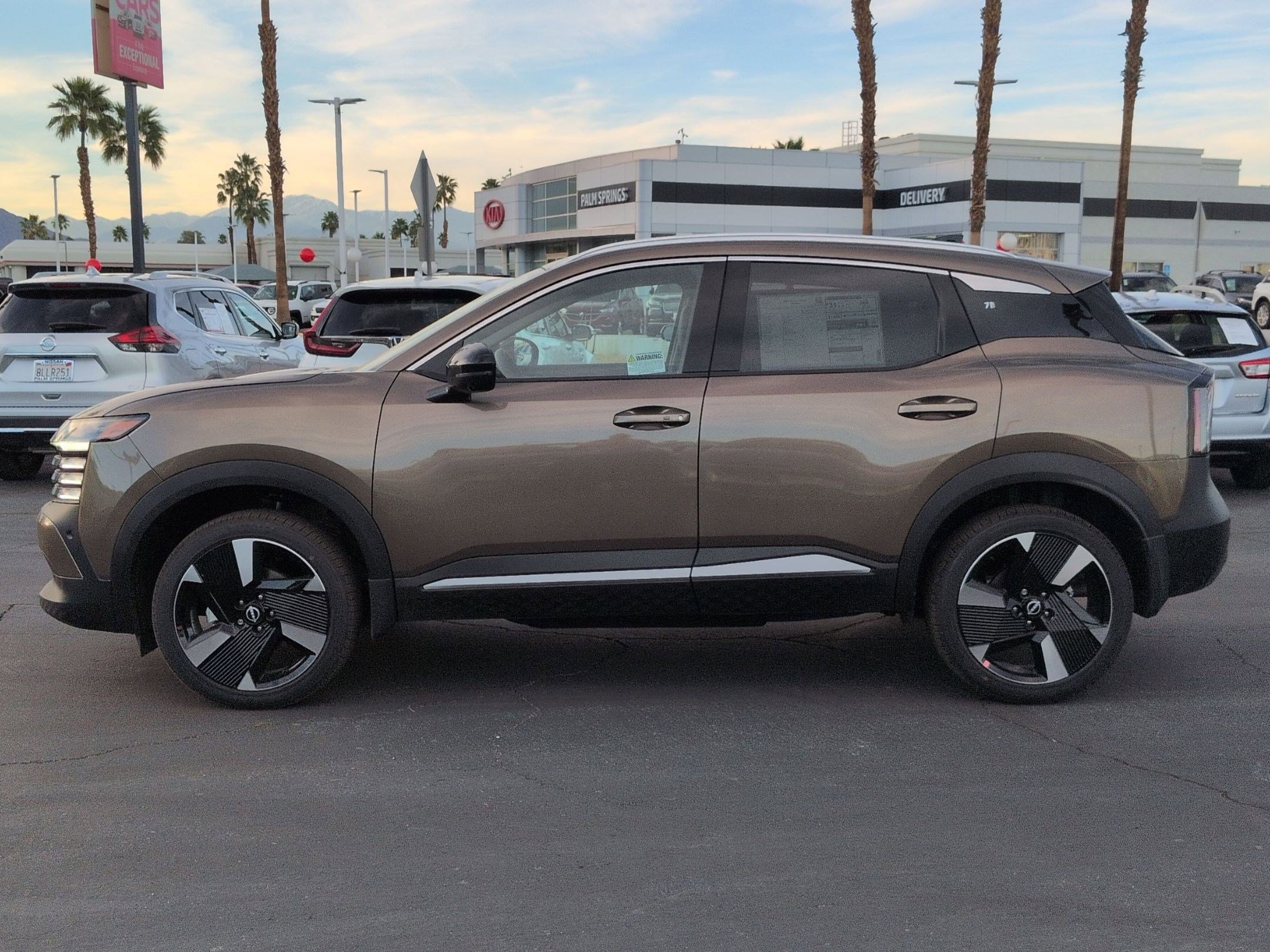 New 2026 Nissan Kicks SR image 3