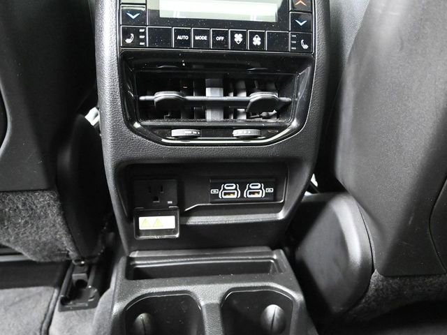 Used 2022 Jeep Grand Cherokee L Overland w/ Luxury Tech Group IV image 30