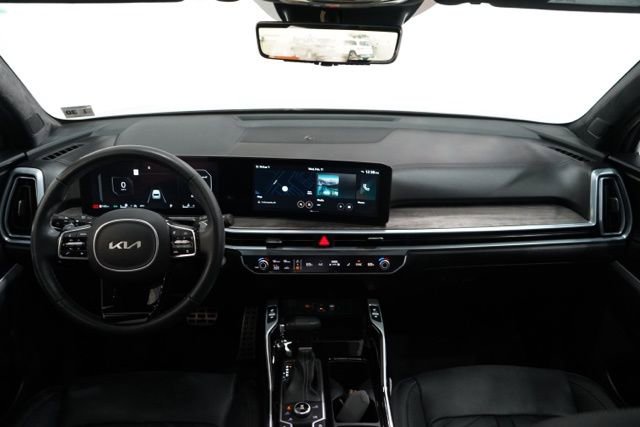 Used 2025 Kia Sorento SX Prestige image 15