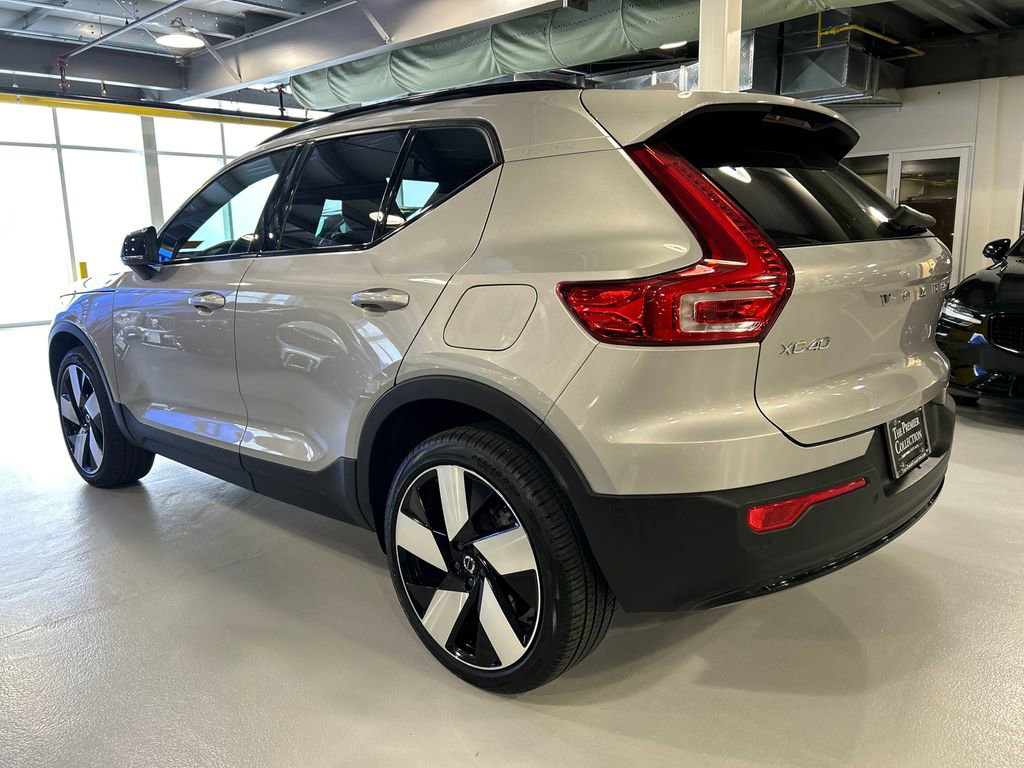 Certified 2023 Volvo XC40 Recharge Ultimate image 4
